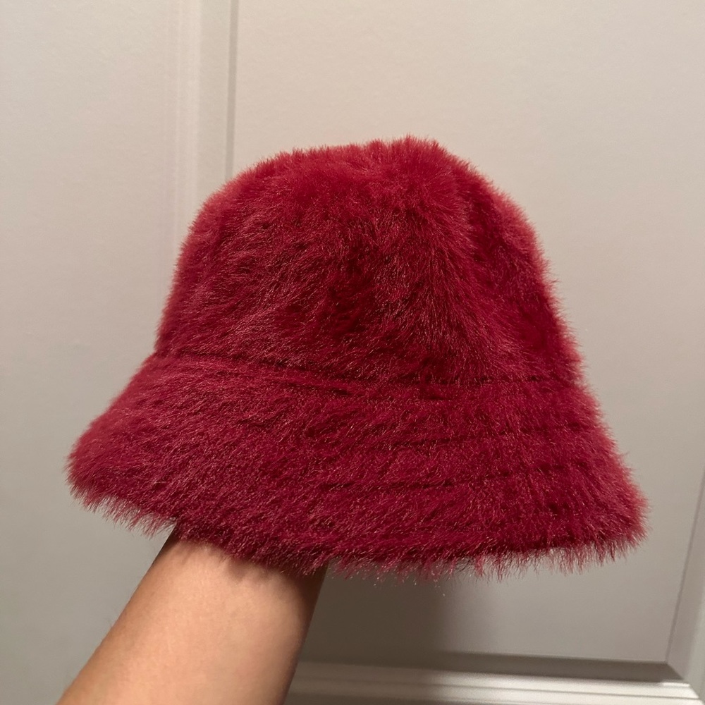 Urban Outfitters fuzzy maroon bucket hat - Picture 3 of 4